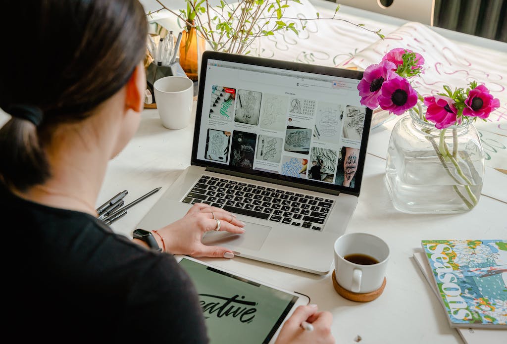 Mompreneurs’ Ultimate Guide to Launching Your Dream Online Shop